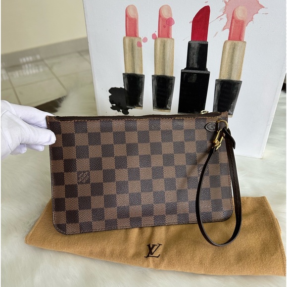 Auth Louis Vuitton Wristlet - Picture 1 of 17